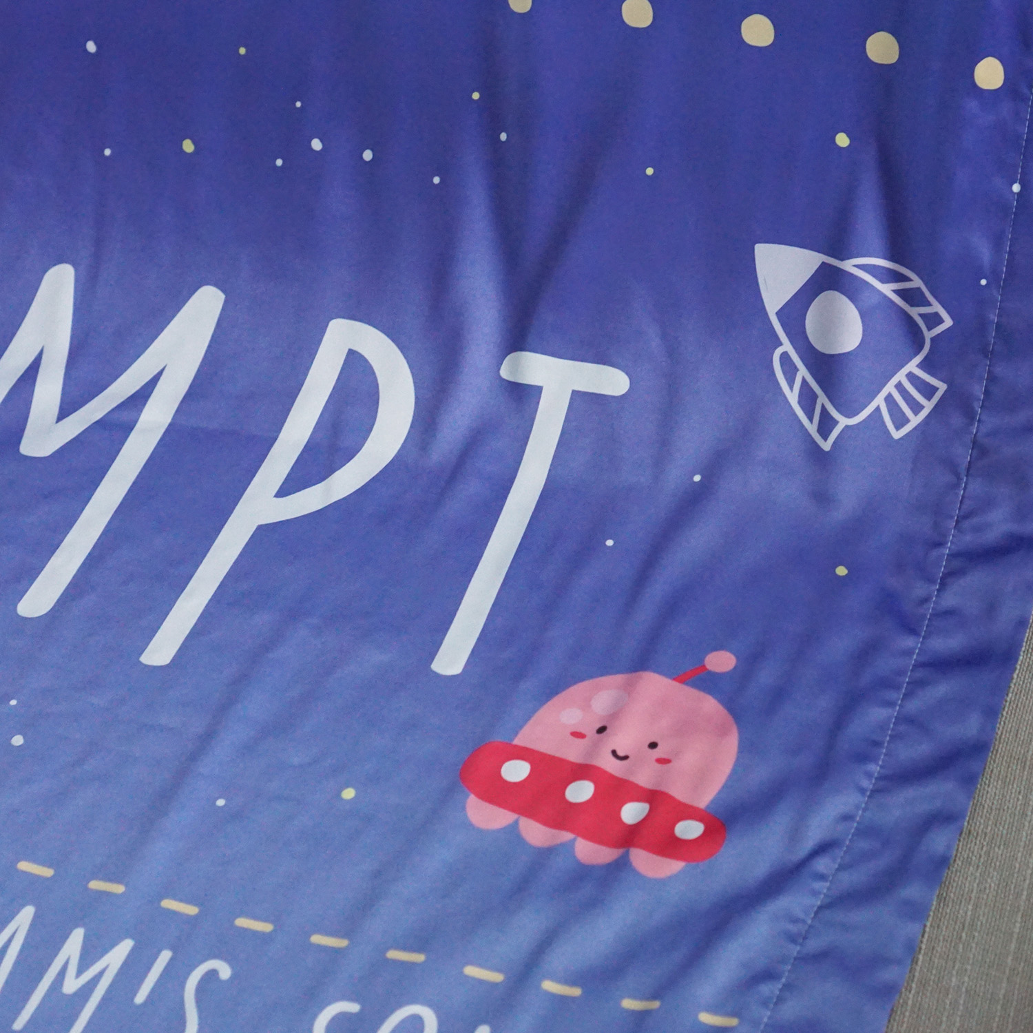 ผ้าห่ม สั่งทำใส่ประวัติแรกเกิด ลาย Planet and Friends - Navy Blue