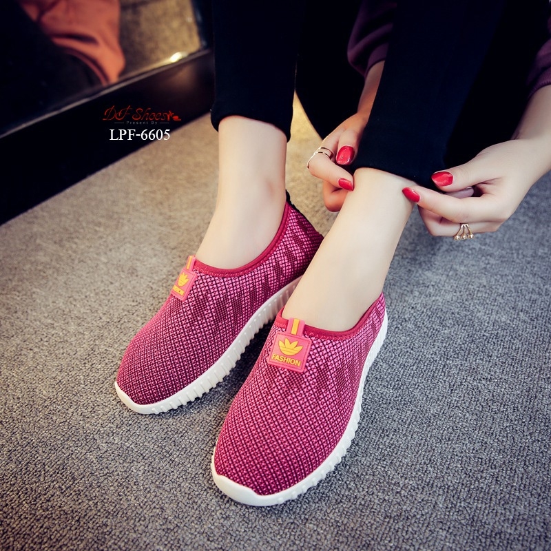 รองเท้าผ้าใบทรงสวมสไตล์ลำลอง (สีม่วง)