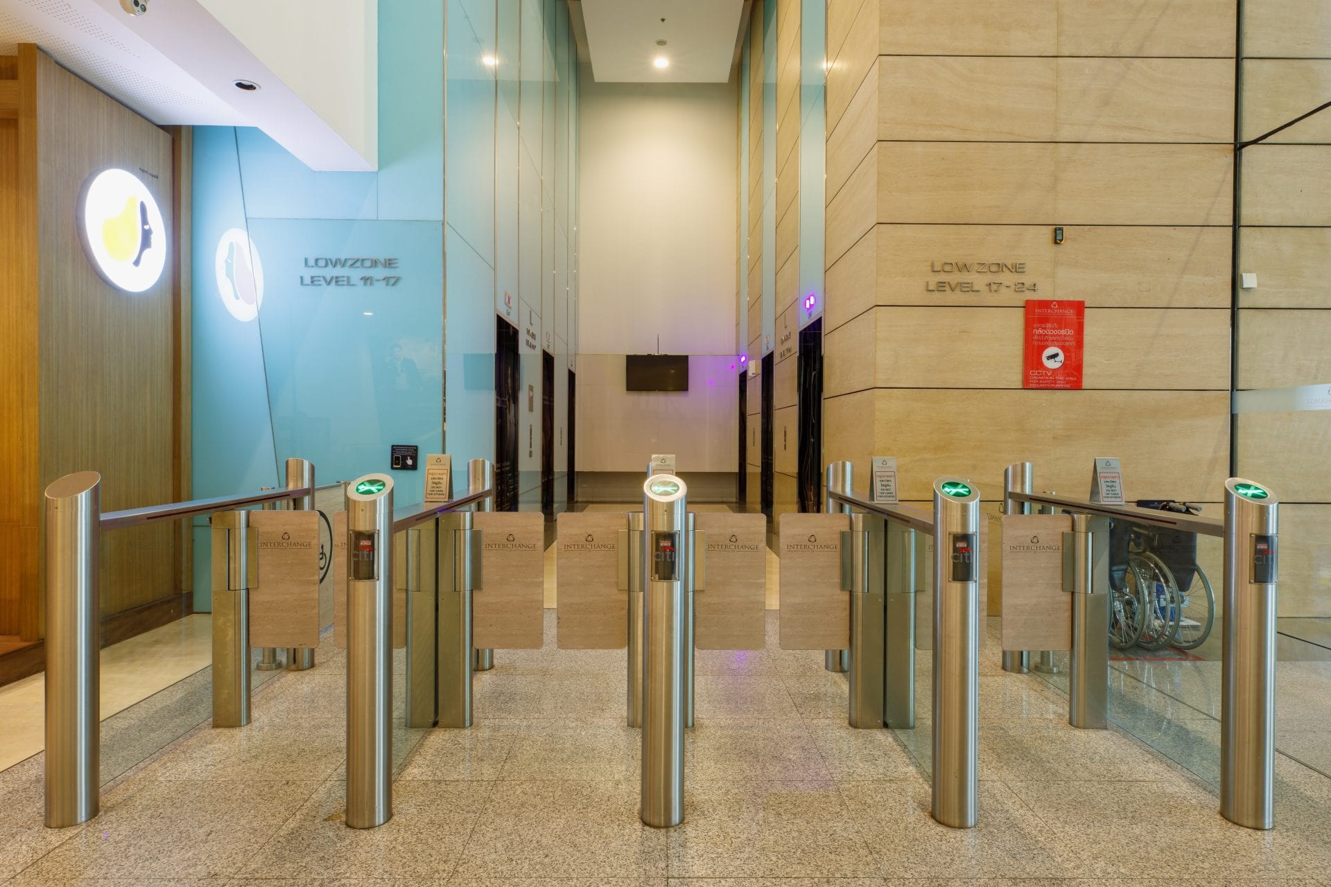 อาคารอินเตอร์เชนจ์ 21 (Interchange 21) สำนักงานให้เช่า เกรด A ย่านสุขุมวิท อโศก ใกล้รถไฟฟ้า BTS และ MRT