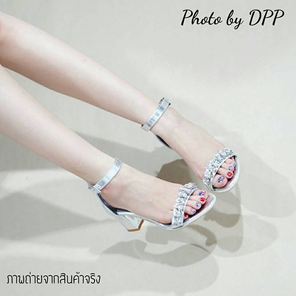 พร้อมส่ง : รองเท้าmiu miuรัดส้น (สีเงิน)