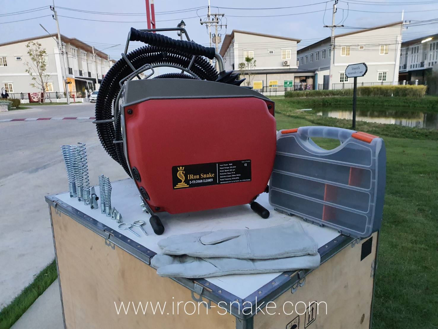 เครื่องทะลวงท่อ งูเหล็ก D-170 ( ยี่ห้อ IRon Snake ) กำลัง 750 วัตต์