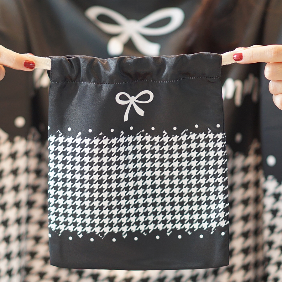 ผ้าคลุมให้นม สั่งทำใส่ชือ ลาย Houndstooth - Black