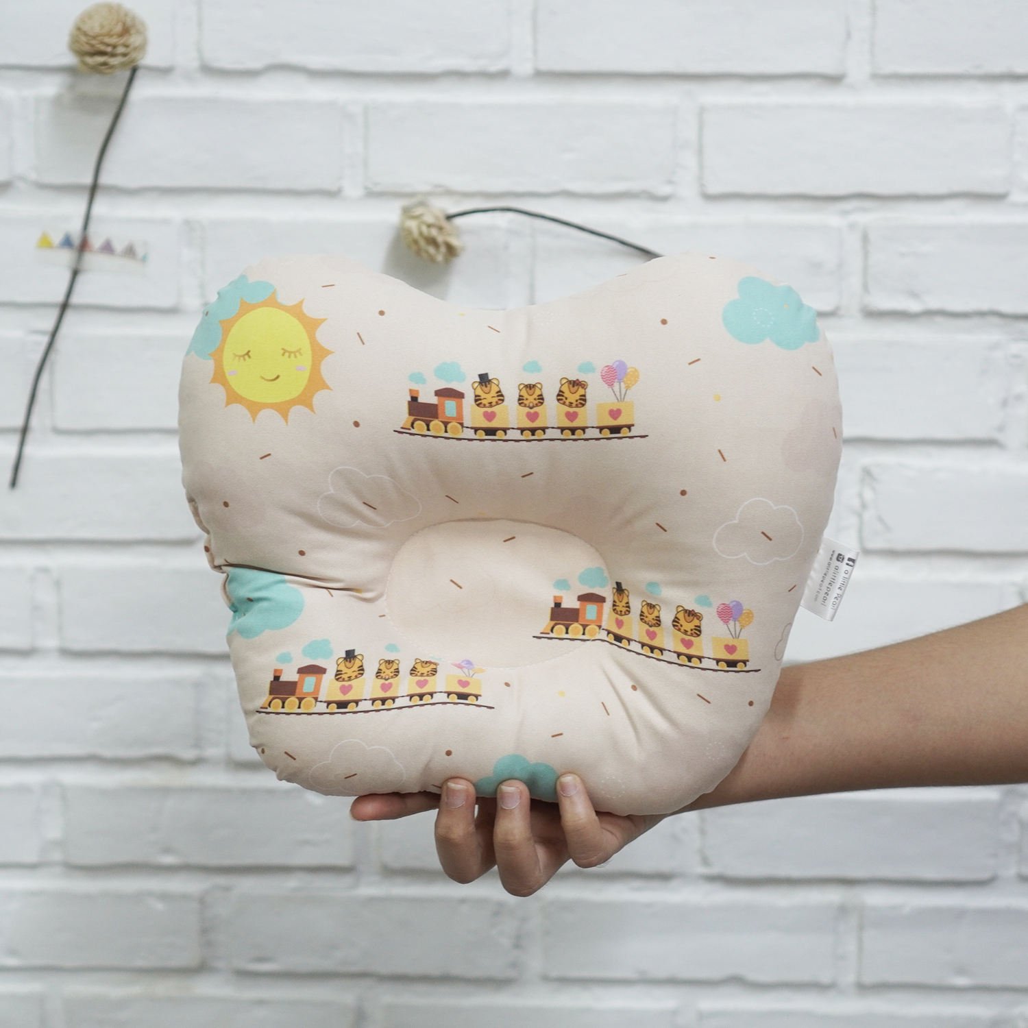 หมอนเด็ก หมอนหลุม Baby Pillow สั่งทำใส่ชื่อ ลาย Train with Tiger - Cream