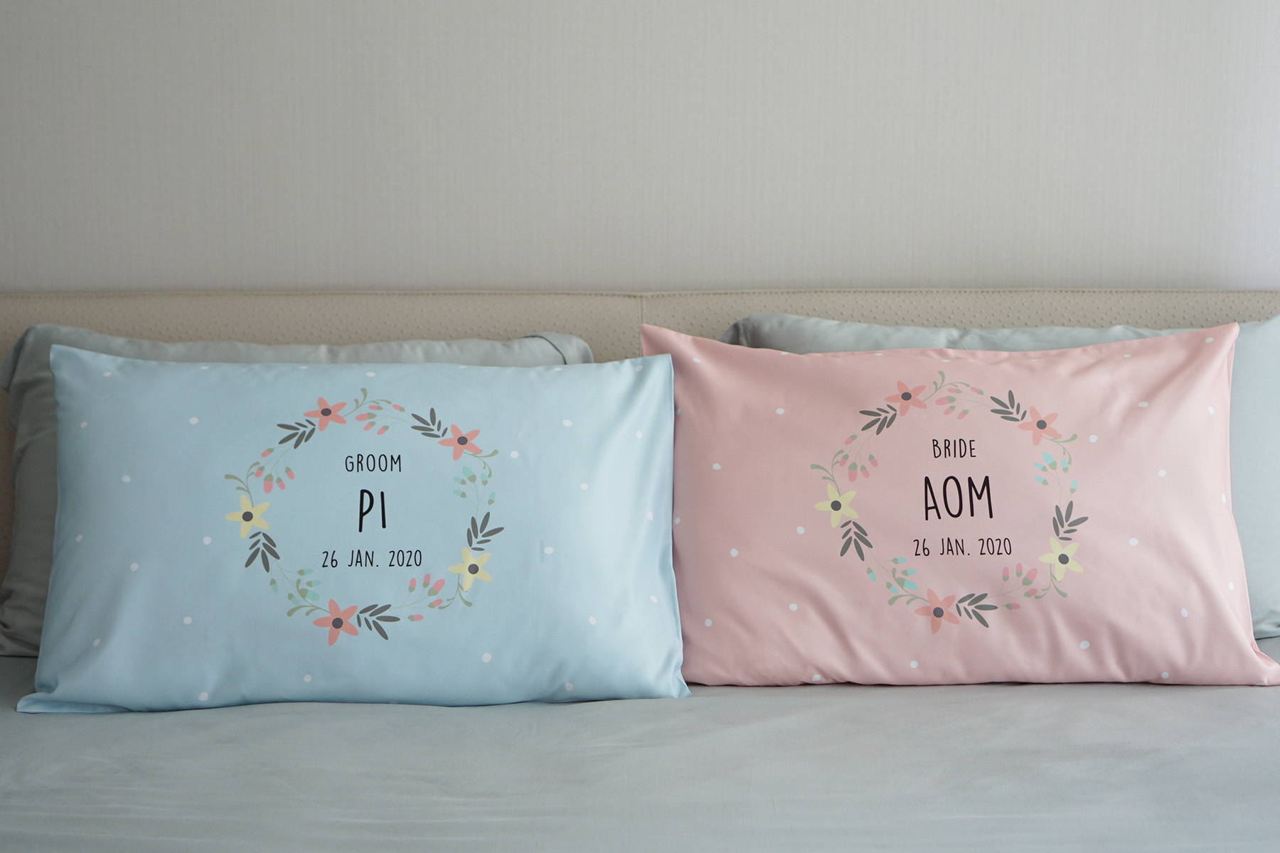 ปลอกหมอนหนุนคู่ พิมพ์ลายเต็มผืน Polka Dot - Pink/Blue - Floral Frame