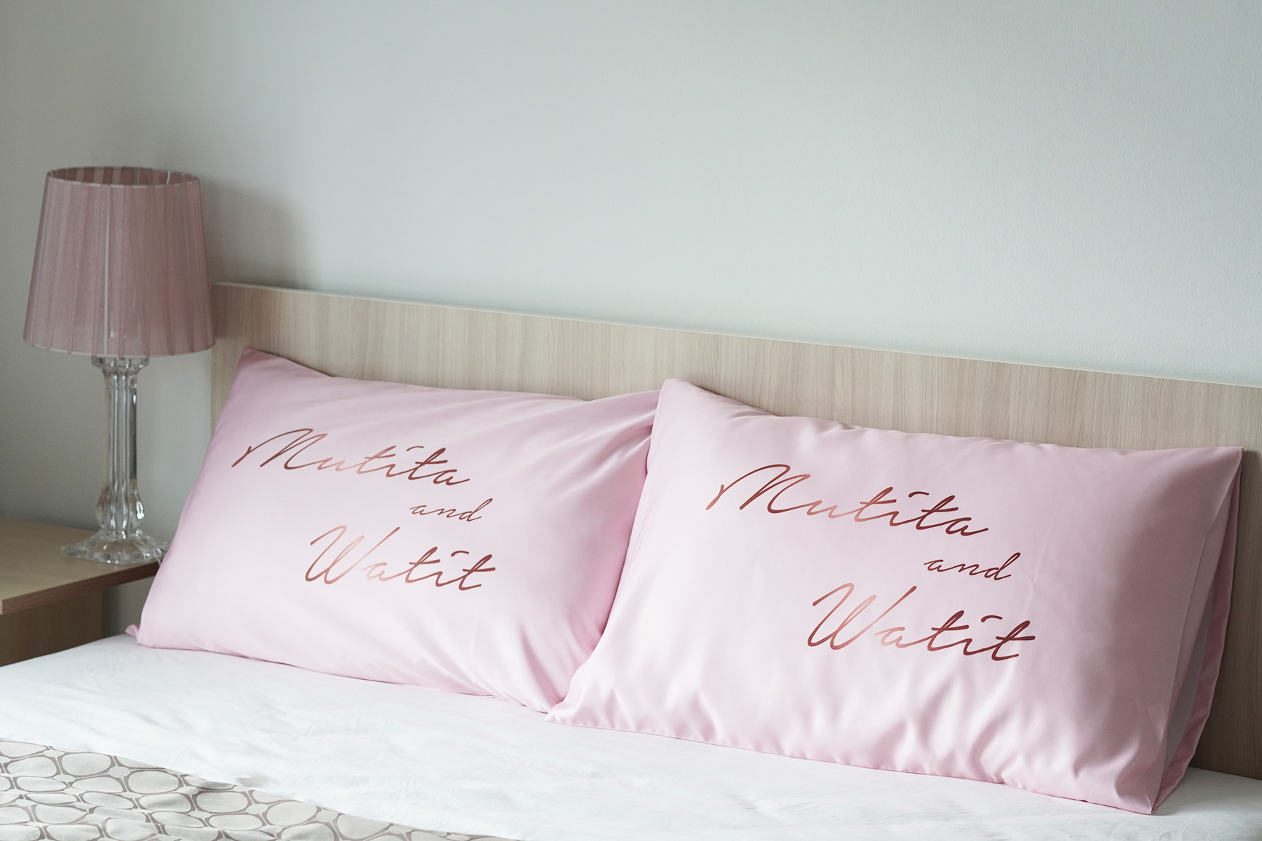 ปลอกหมอนหนุนคู่ พิมพ์ลายเต็มผืน Pink - Name 27 - Copper