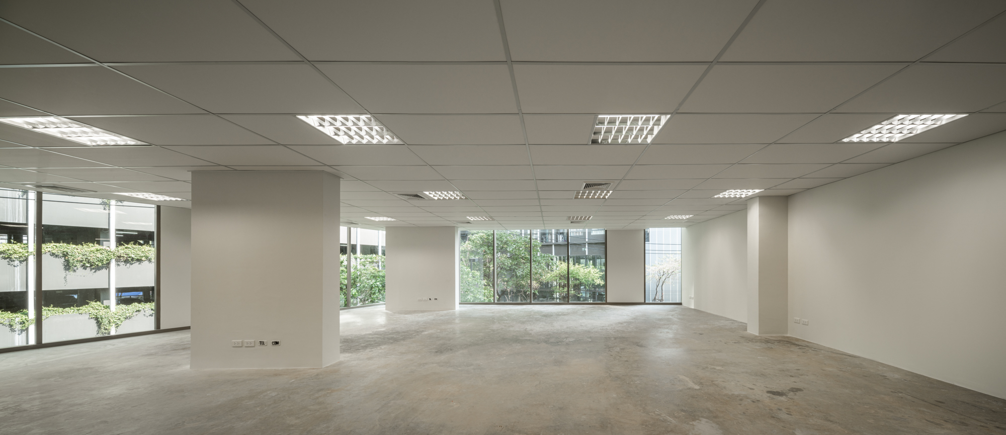 อาคาร ฤทธิ์รัตน (Ritratana Building) สำนักงานให้เช่าย่านรามคำแหง ใกล้รถไฟฟ้าสายสีส้ม สถานีรามคำแหง 12 เพียง 350 เมตร