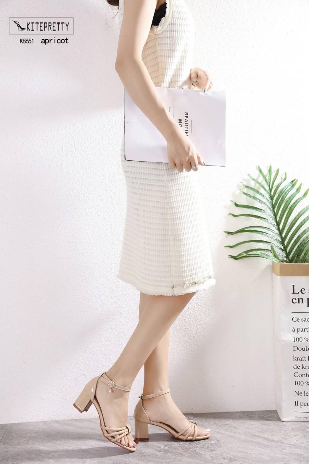 รองเท้าส้นตันแต่งสายคาด (สีชมพู)