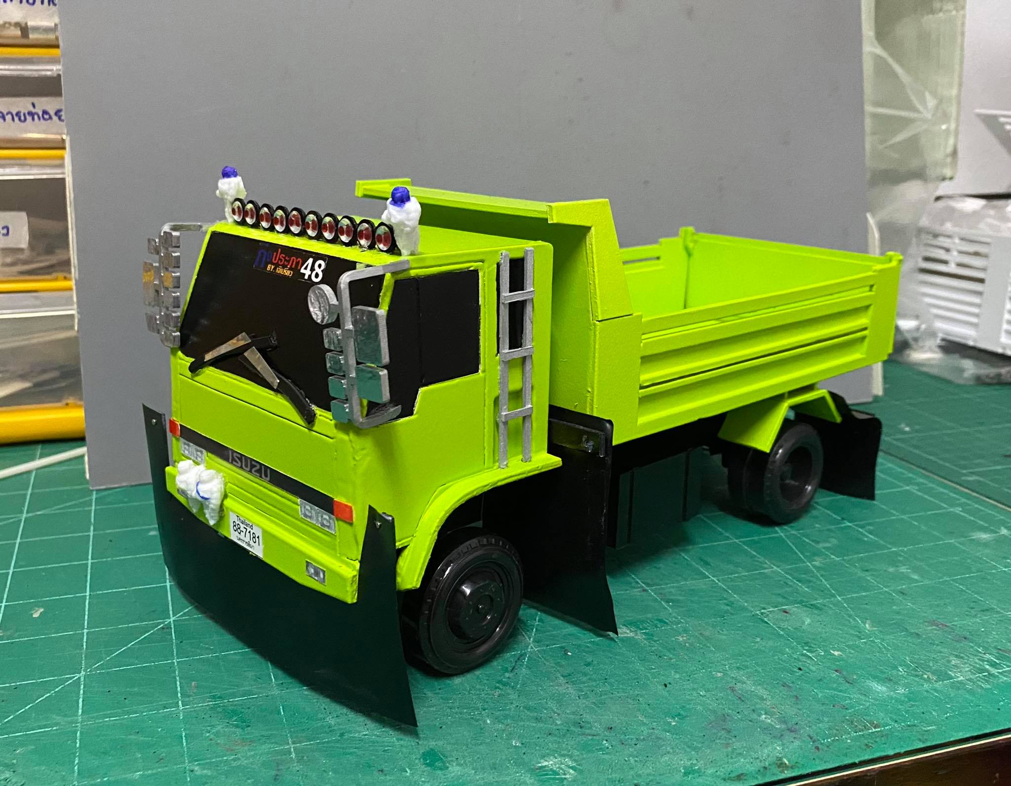 รถดั๊มพ์ 6 ล้อ อีซูสุร๊อกกี้ 1/24 พลาสติก