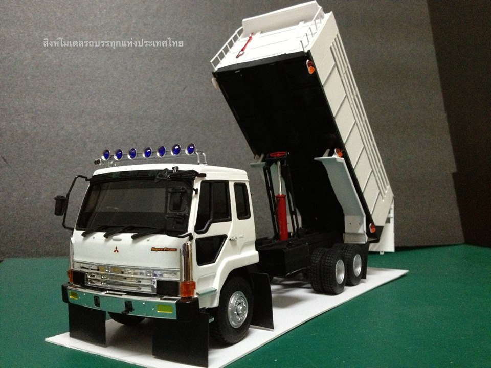 โมเดลรถขนดิน 10 ล้อ 1/32