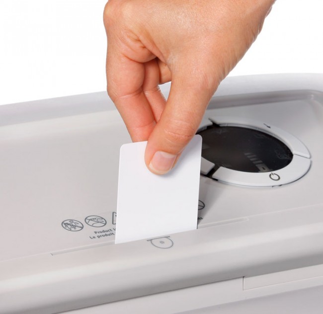 ขายถูก เครื่องทำลายเอกสาร DAHLE รุ่น 50214 ตัดครั้งละ 9 แผ่น/ครั้ง ( A4/70) Cross Cut โดยไม่ต้องเติมน้ำมัน