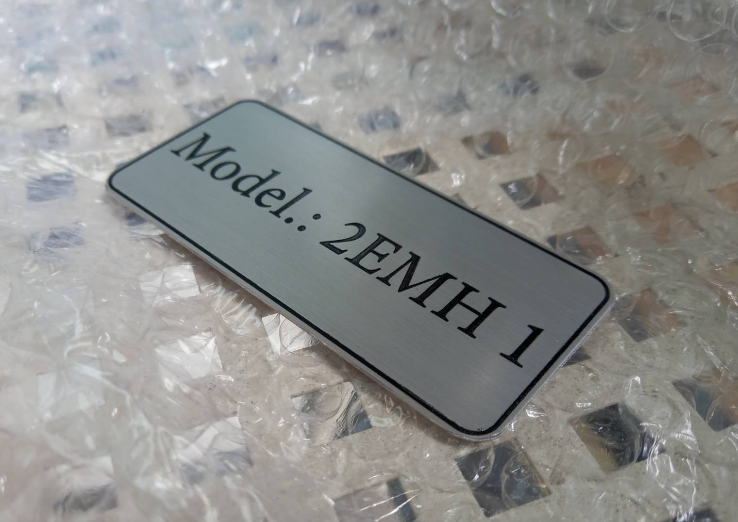 ป้ายอลูมิเนียมสีเงิน หนา 1mm