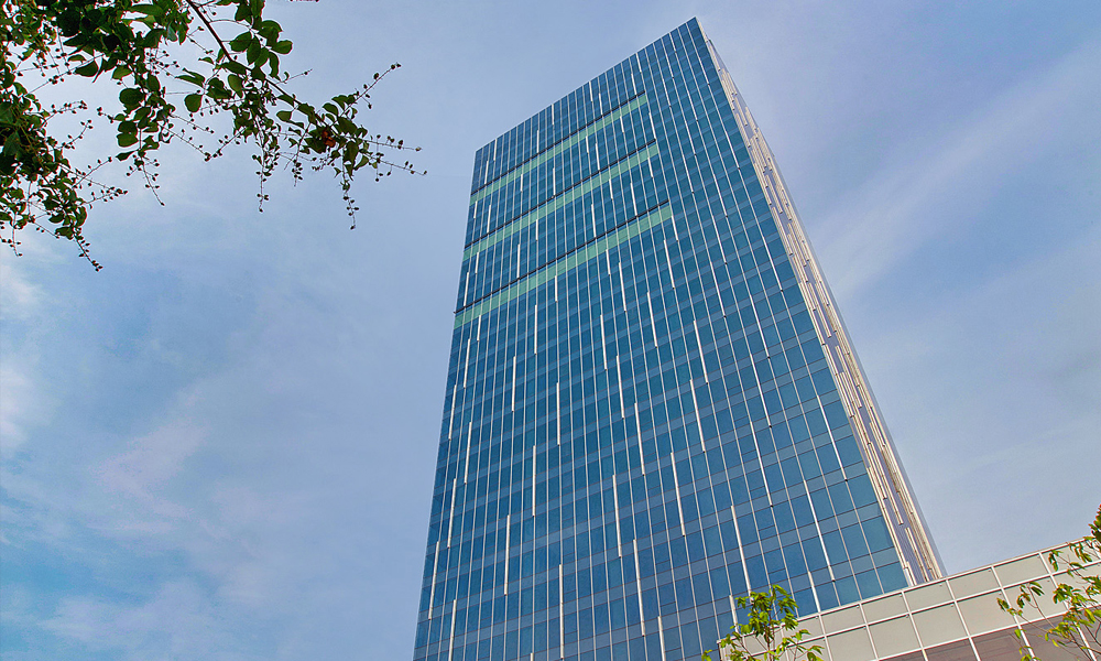 อาคารเอไอเอ แคปปิตอล เซ็นเตอร์ (AIA Capital Center) สำนักงานให้เช่าย่านรัชดาภิเษก พระราม 9 กรุงเทพฯ ใกล้รถไฟฟ้า MRT ศูนย์วัฒนธรรมแห่งประเทศไทย