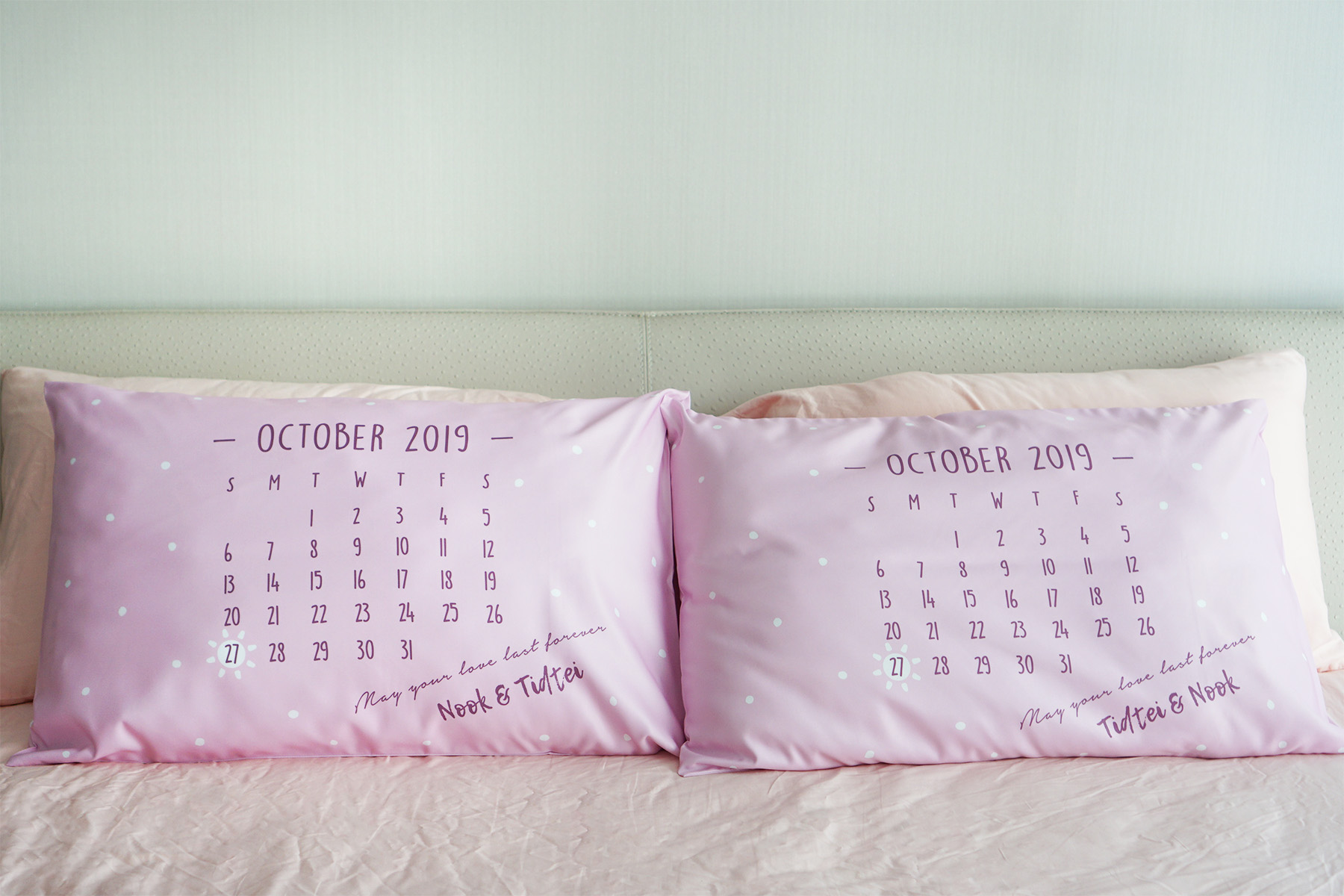 ปลอกหมอนหนุนคู่ พิมพ์ลายเต็มผืน ลาย Calendar - Pink