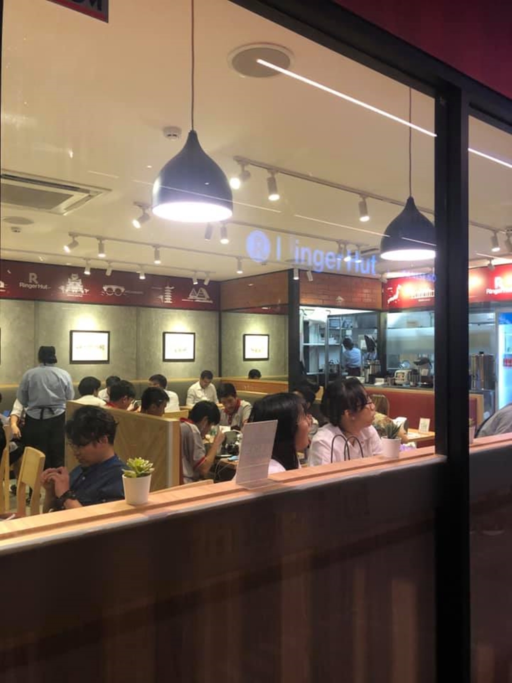 ให้เช่าพื้นที่ขายสินค้าในคอมมูนิตี้มอลล์ บ้านก้ามปู แอท อโศก (Baankampu@Asoke) ติดถนนอโศก และ มศว.