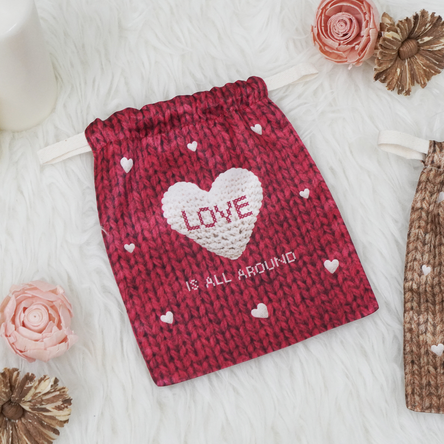 ถุงผ้าซาติน ลาย Knitted Heart - Red