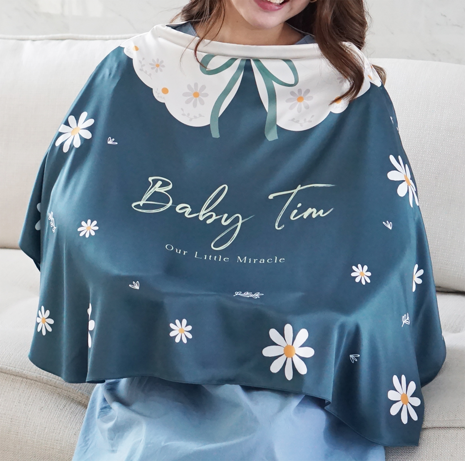 ผ้าคลุมให้นม 3in1 (รุ่นมีกระดุม ถอดโครงได้) แบบสั่งทำใส่ชื่อ ลาย Daisy - Green