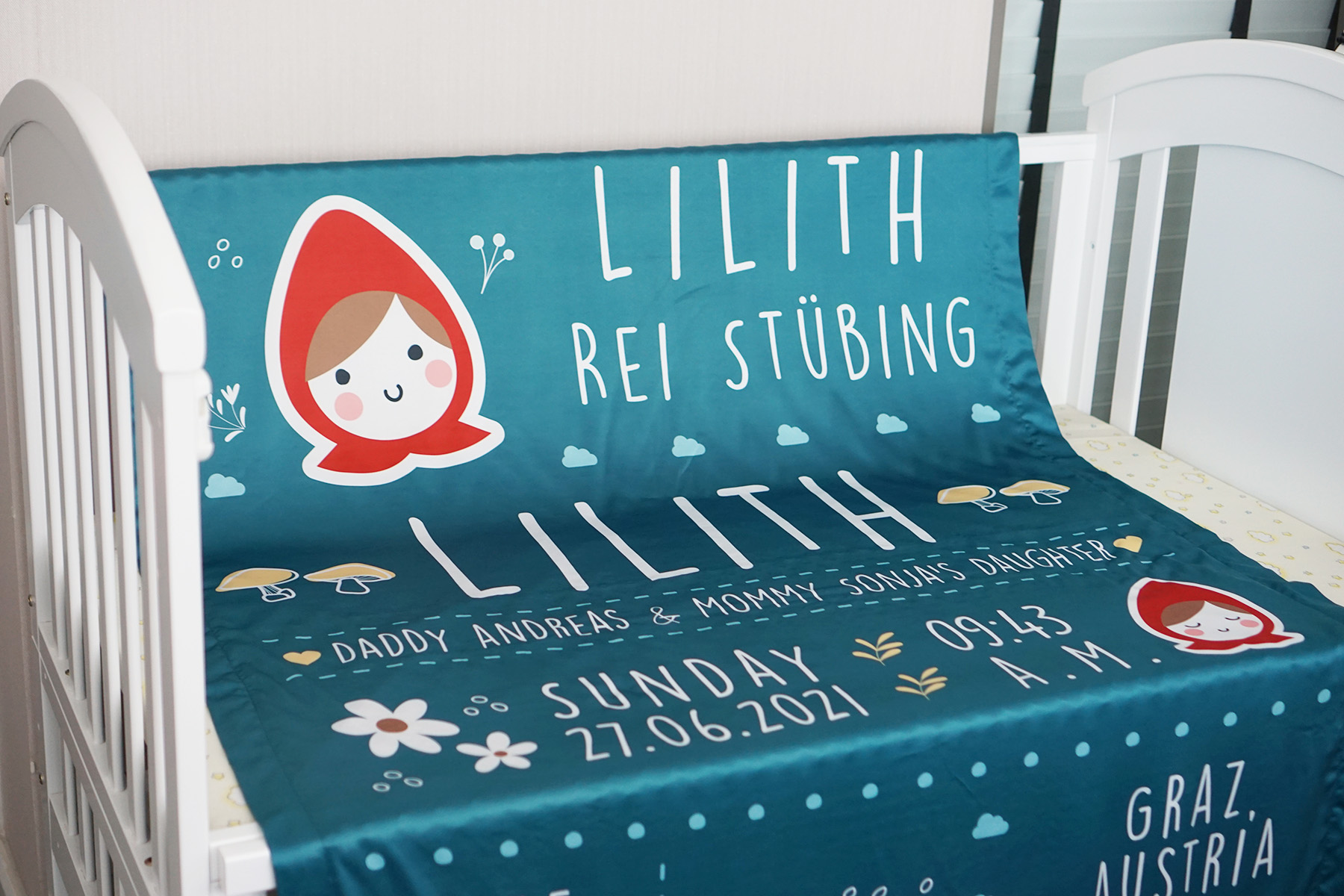 ผ้าห่มเด็ก ใส่ประวัติแรกเกิด ลาย Little Red Riding Hood - Green
