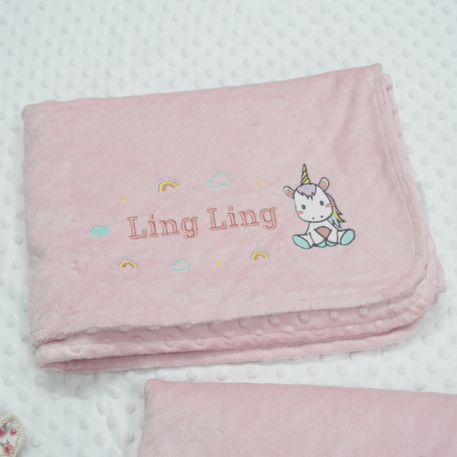 ผ้าห่ม Minky - สีชมพู 75x100cm แบบปักชื่อ+การ์ตูน - Unicorn