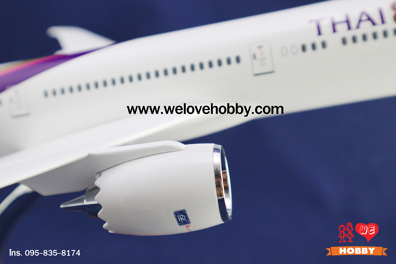 โมเดลเครื่องบินการบินไทย Thai Airways สีม่วงคลาสสิค (Boeing 787 Dreamliner) ลำใหญ่