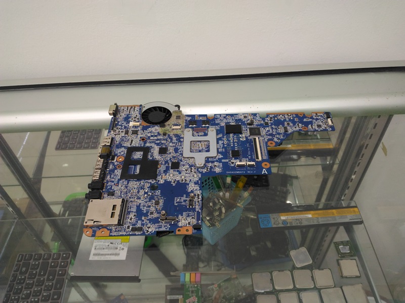 เมนบอร์ด COMPAQ CQ42 เสีย