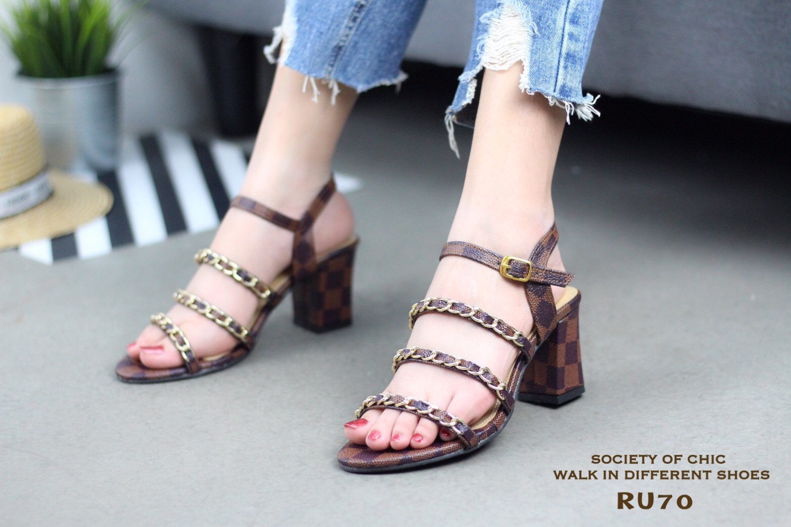 รองเท้ารัดส้นพิมพ์ลาย Style LV (สีน้ำตาล)