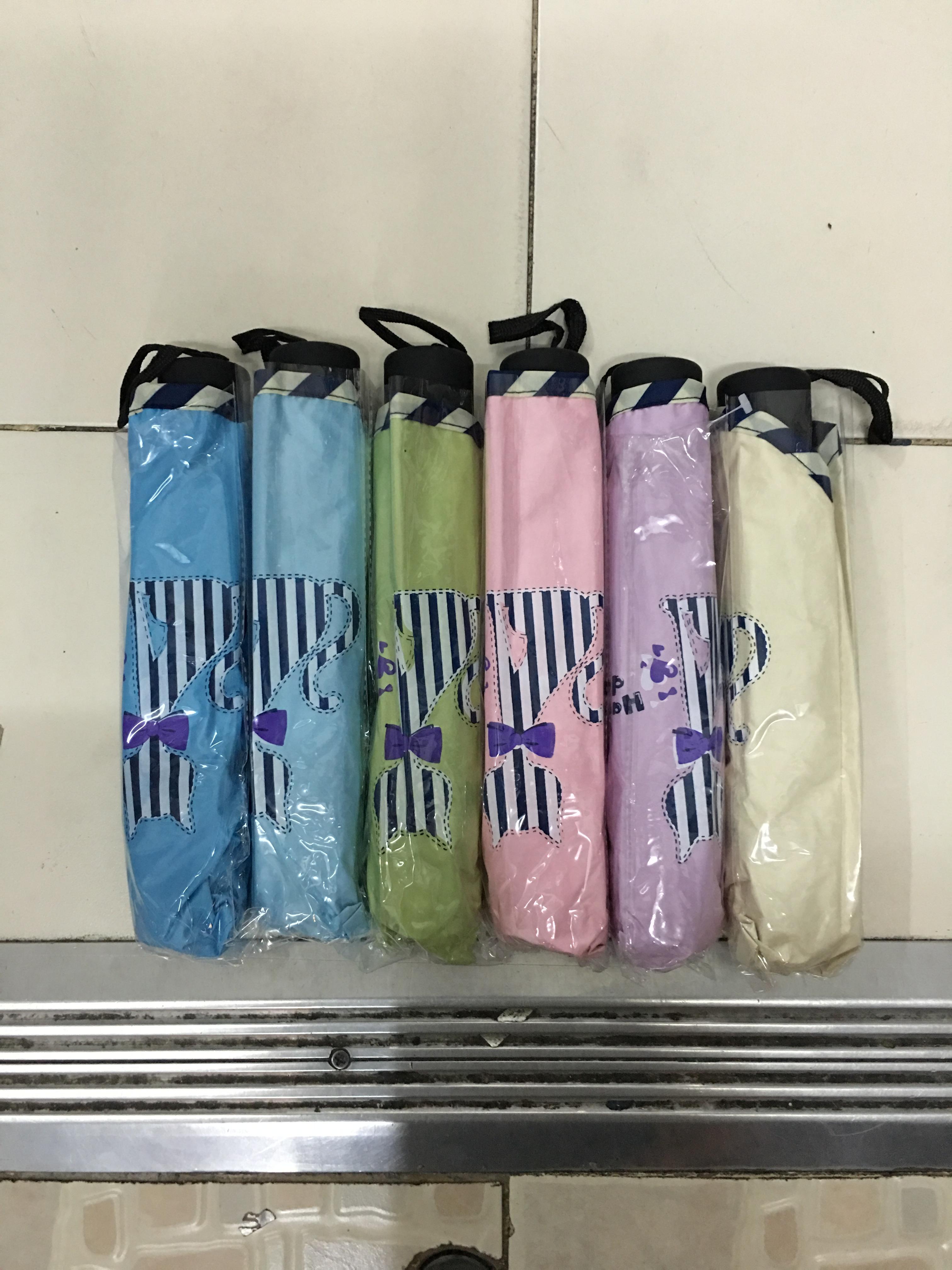 ร่มโค้งชายตรงลายแมวยูวีดำ