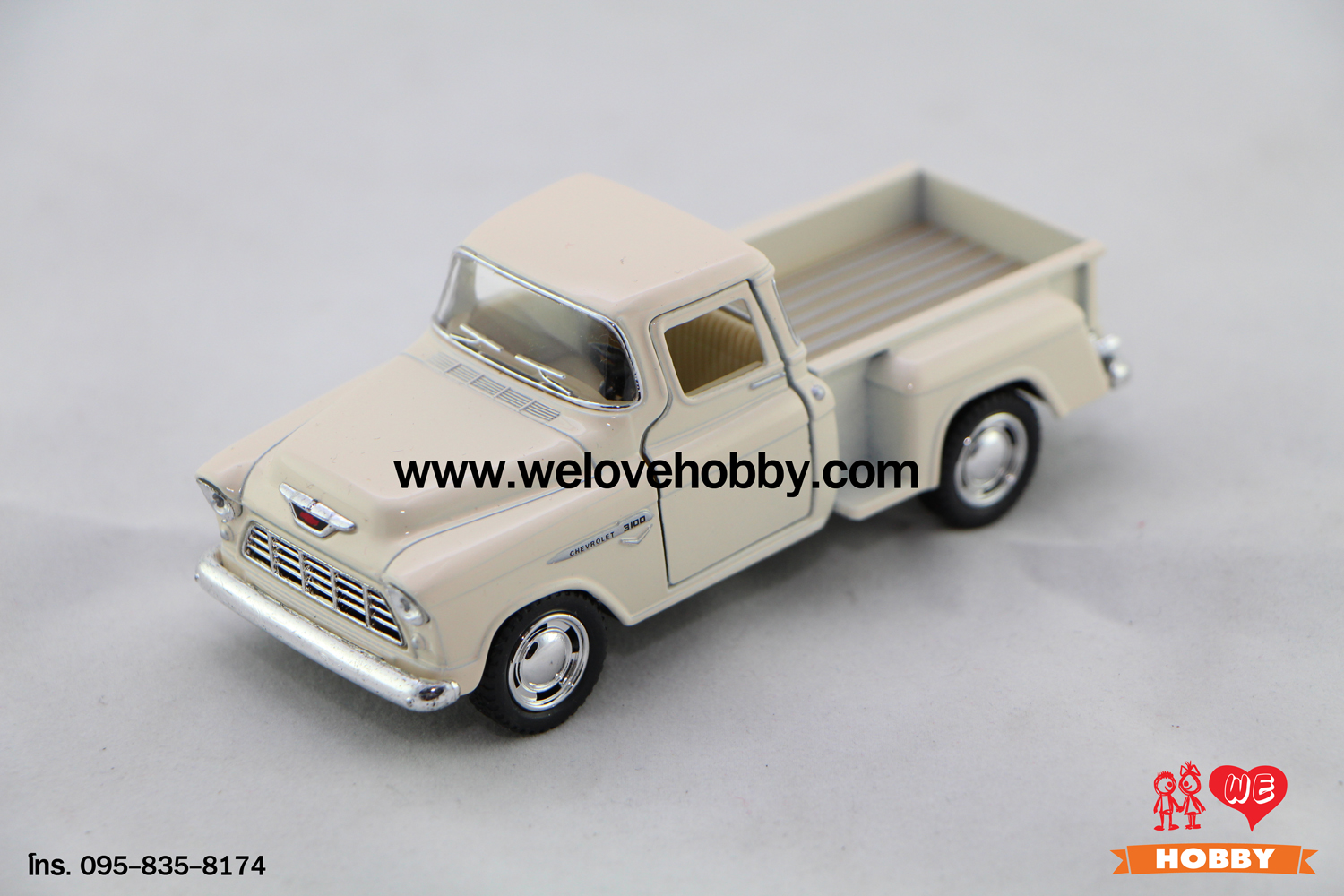 โมเดลรถ 1955 Chevrolet Chevy Stepside Pick-Up สีครีม Scale 1:32