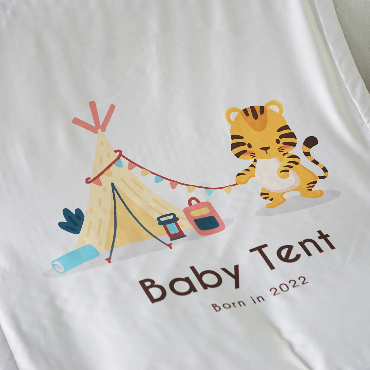 ผ้าห่มเด็ก สั่งทำใส่ชื่อ ลายเสือ ปีขาล Tiger with tent - Beige