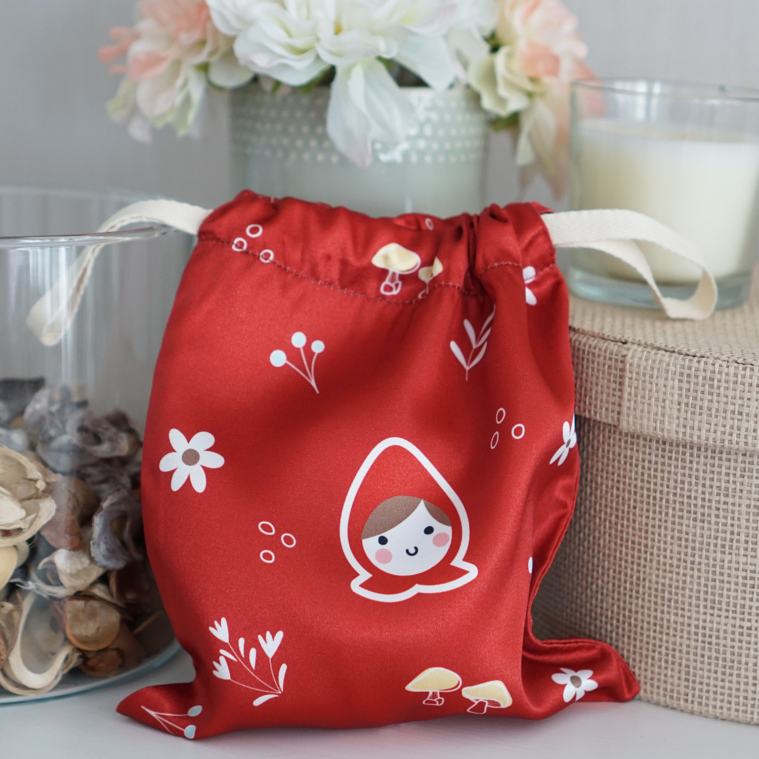 ผ้าคลุมให้นม สั่งทำใส่ชือ ลาย Little Red Riding Hood - Red