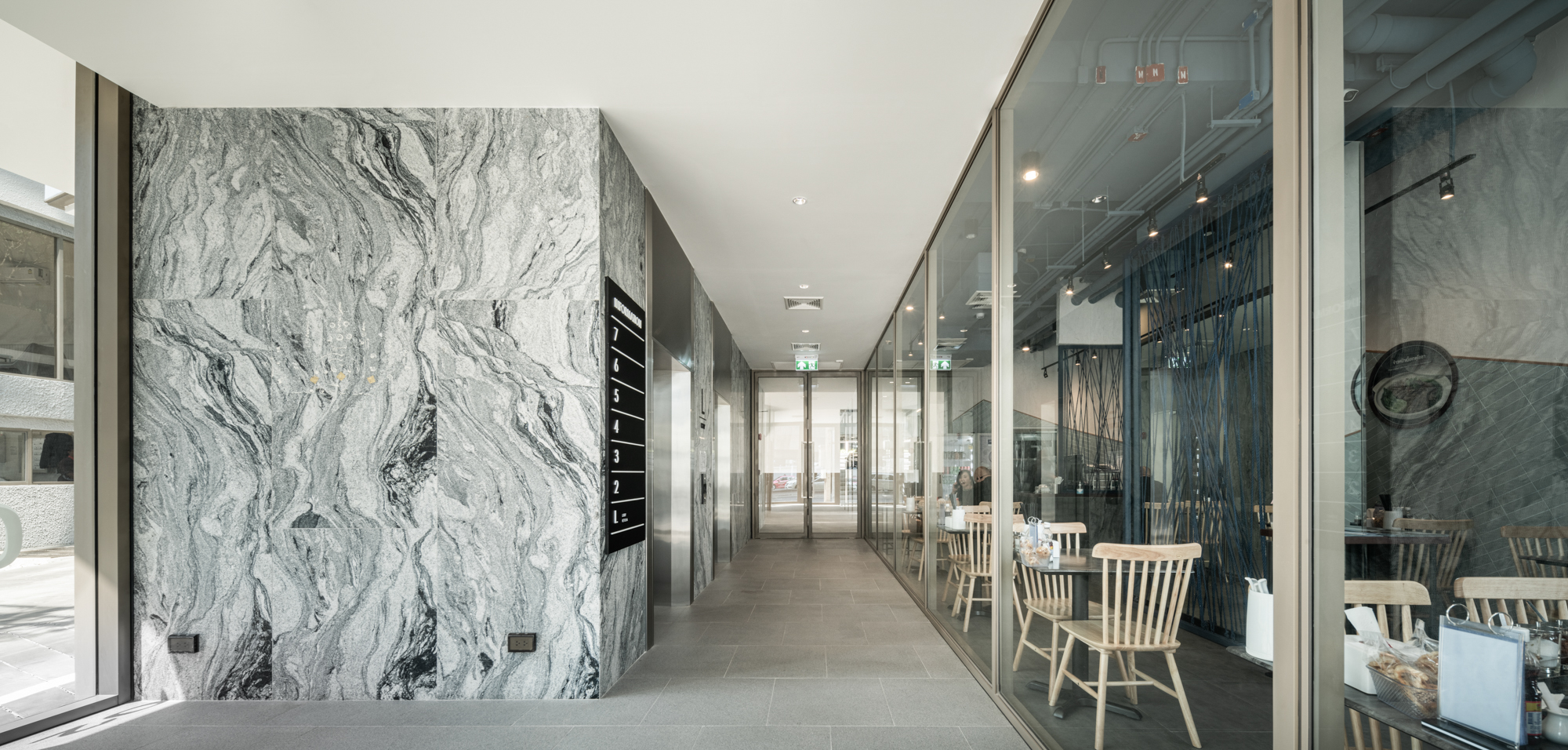 อาคาร ฤทธิ์รัตน (Ritratana Building) สำนักงานให้เช่าย่านรามคำแหง ใกล้รถไฟฟ้าสายสีส้ม สถานีรามคำแหง 12 เพียง 350 เมตร