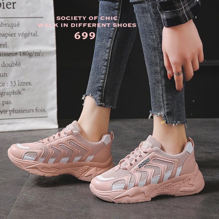 รองเท้าผ้าใบกันลื่นสไตล์สปอร์ต (สีขาว)