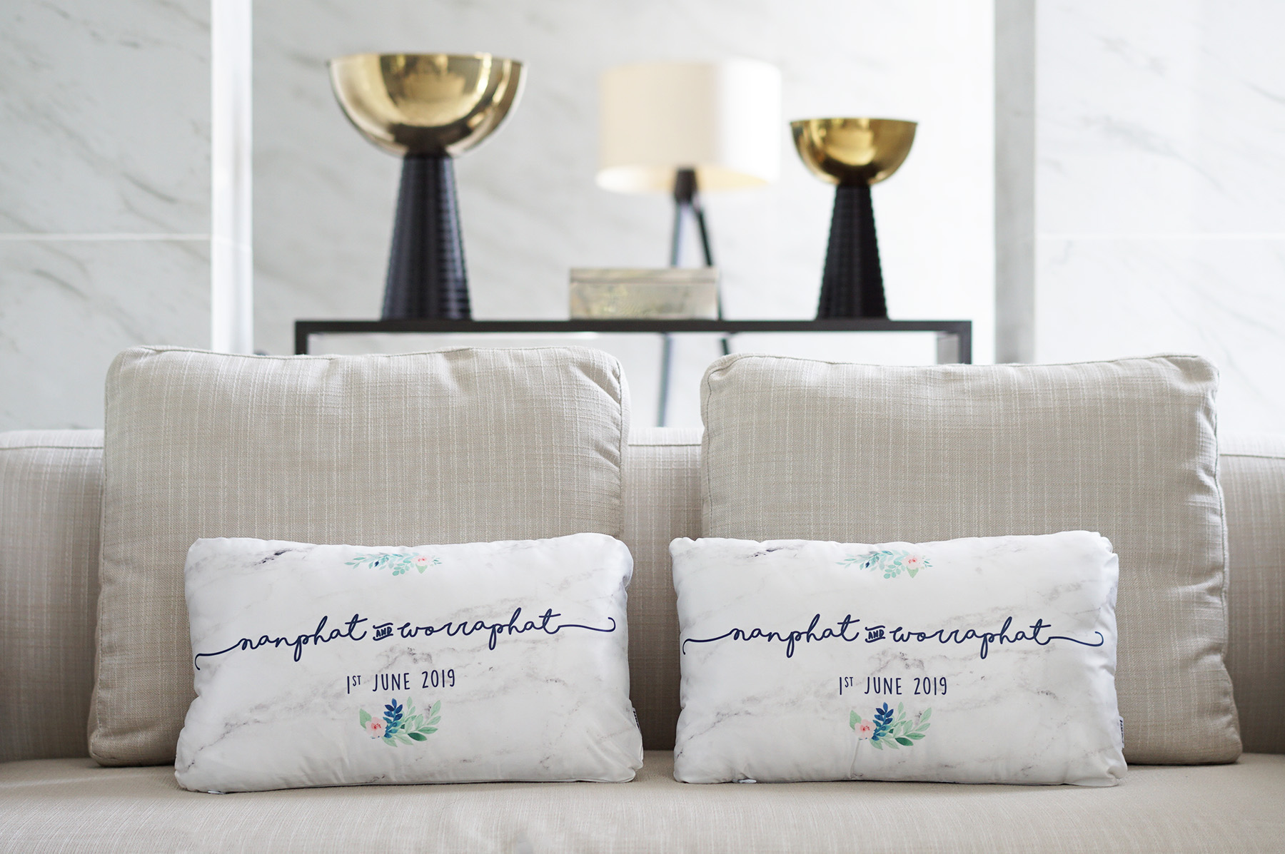 หมอนอิงทรงสี่เหลี่ยมยาว Marble Flower - Navy