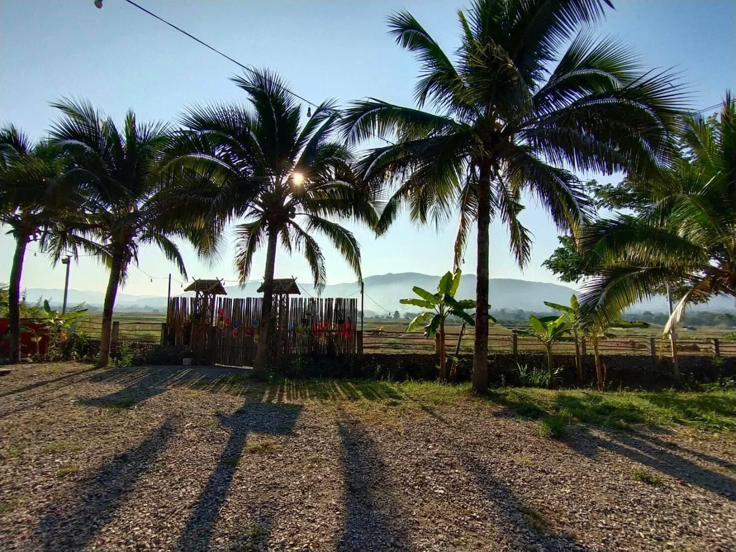 ขายรีสอร์ทพร้อมสวนอาหาร ใน จ.ลำพูน บรรยากาศท่ามกลางธรรมชาติ วิวเขาและทุ่งนา