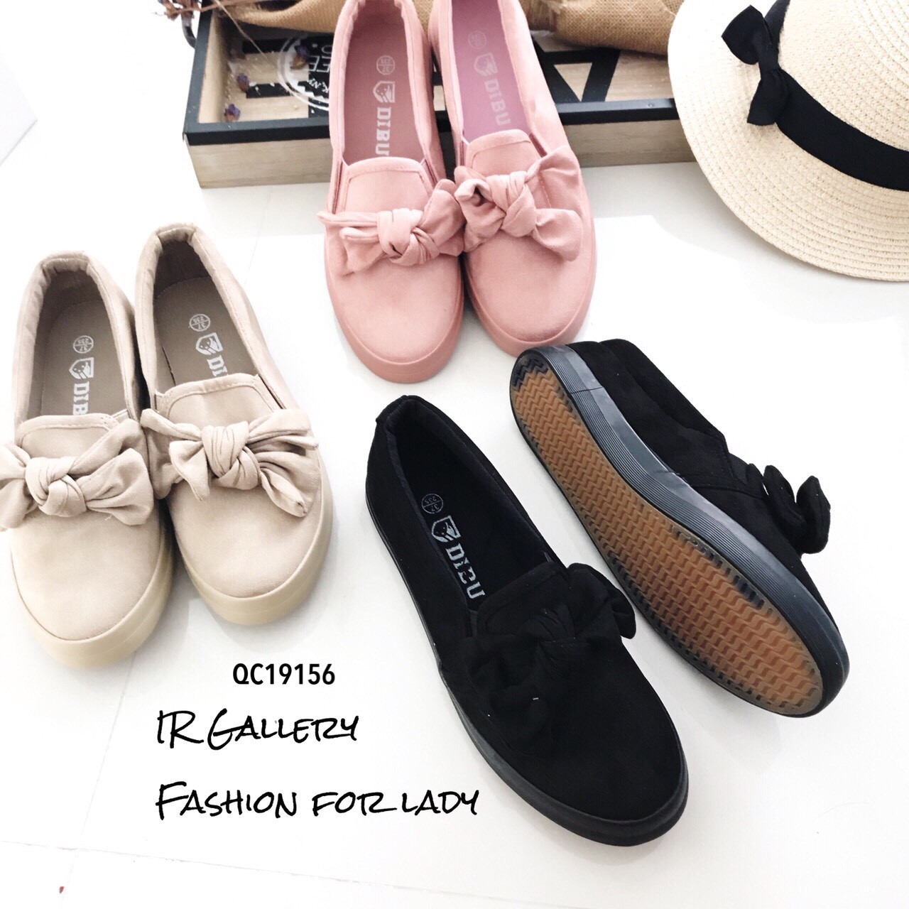 รองเท้าผ้าใบทรงสวมแต่งโบว์ (สีชมพู)