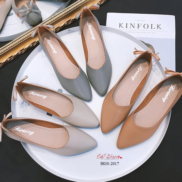 รองเท้าคัทชูส้นแบนแต่งโบว์หลัง (สีกากี)