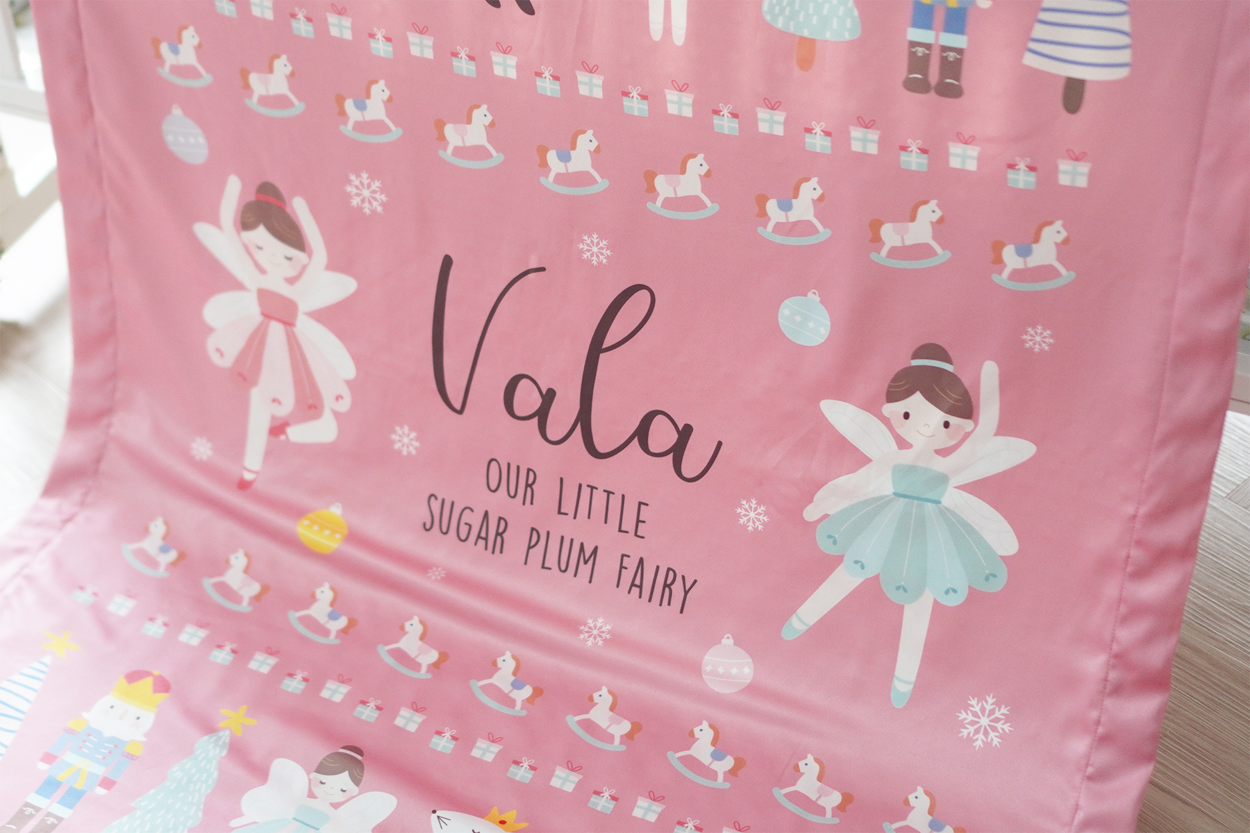ผ้าห่มสั่งทำใส่ชื่อ The Nutcracker and the Sugar Plum Fairy - Pink