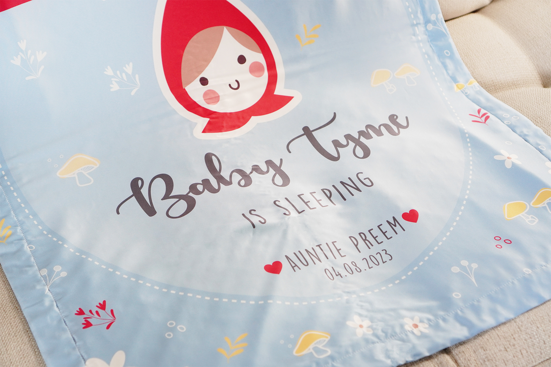 ชุดของขวัญเด็กแรกเกิด ผ้าคลุมให้นม + ผ้าห่มขนาด 75x100cm ลาย Little Red Riding Hood - Blue