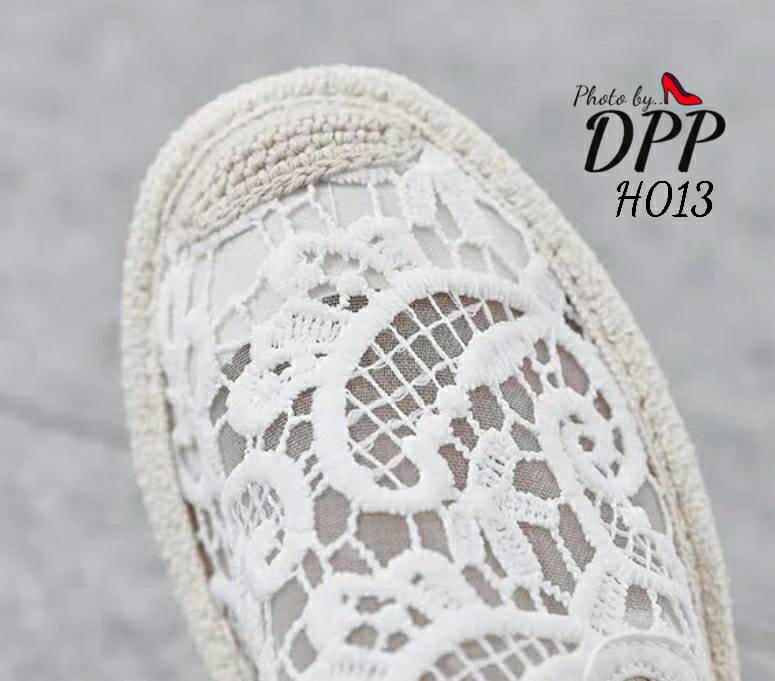 รองเท้าคัทชูผ้าลูกไม้นิ่ม