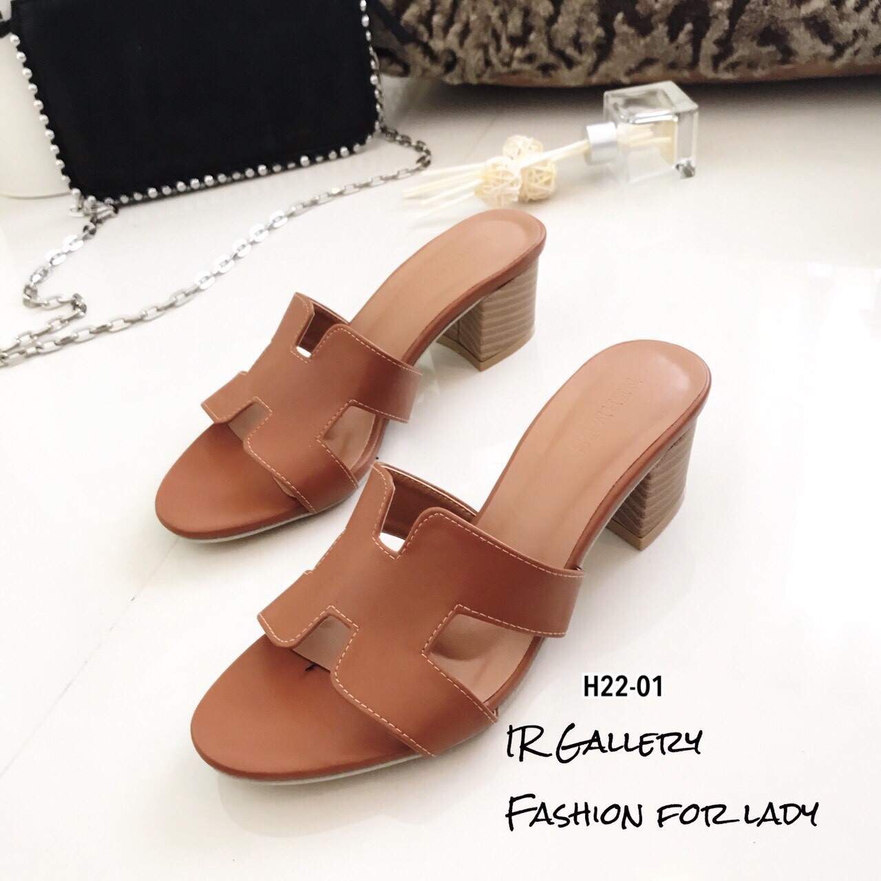 รองเท้าแตะสวมเสริมส้น Style Hermes (สีขาว)