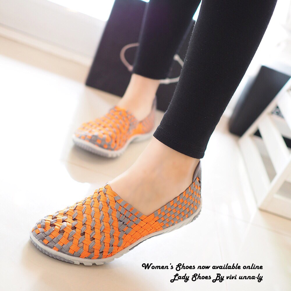 พร้อมส่ง : รองเท้าเพื่อสุขภาพ (สีส้ม)