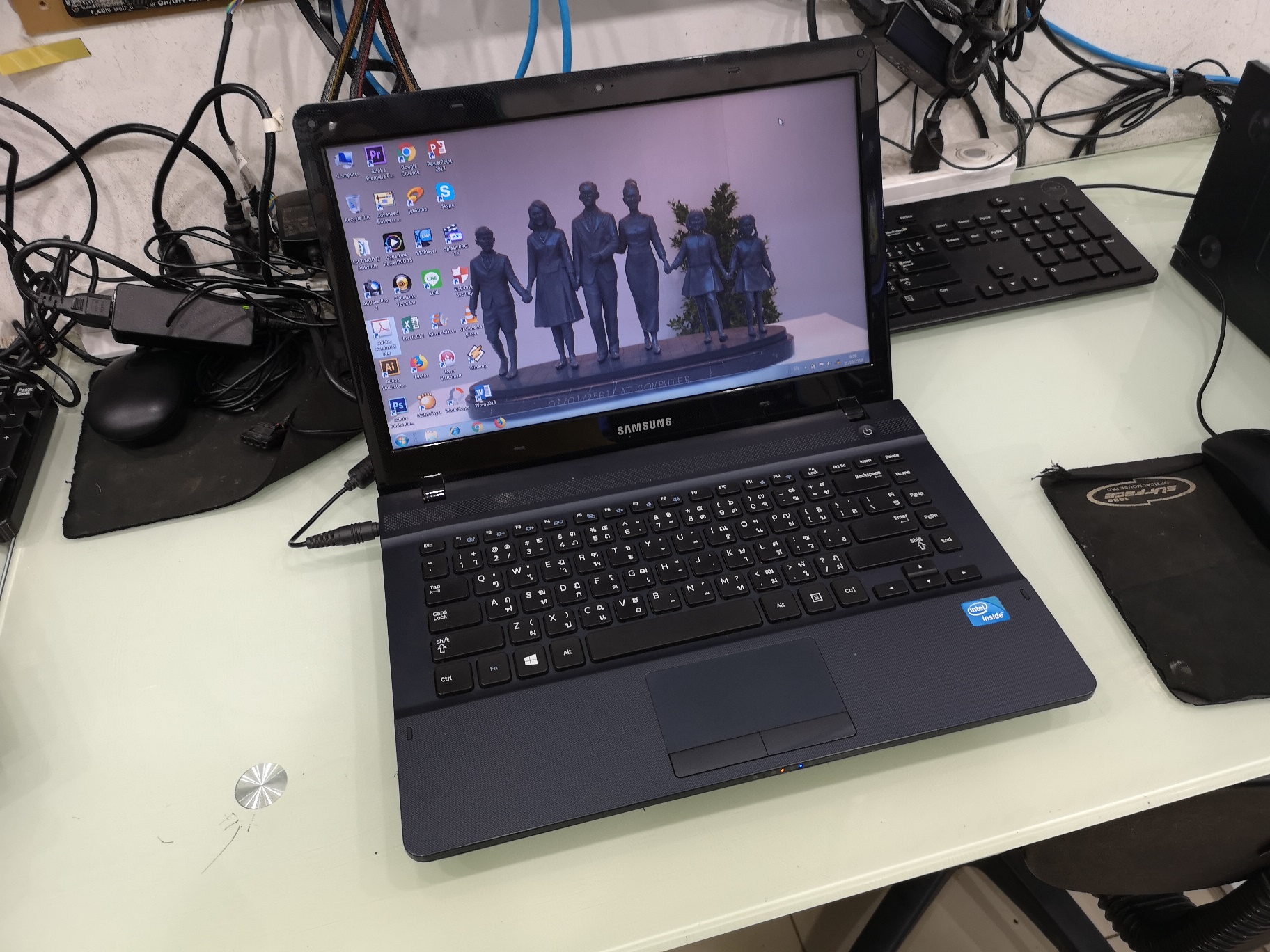 SAMSUNG ATIV BOOK 2 NP270E4V