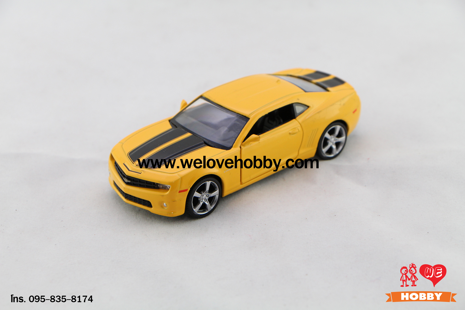 โมเดลรถ 2010 Chevrolet Chevy Camaro สีเหลือง Scale 1:36