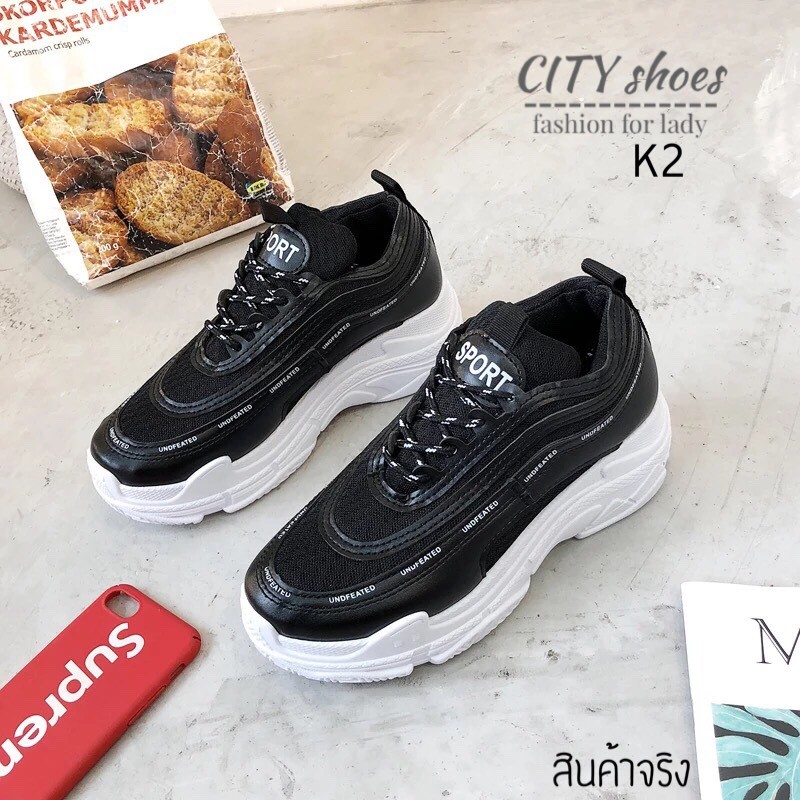 รองเท้าผ้าใบแฟชั่นทรง Sport แต่งลาย (สีขาว)