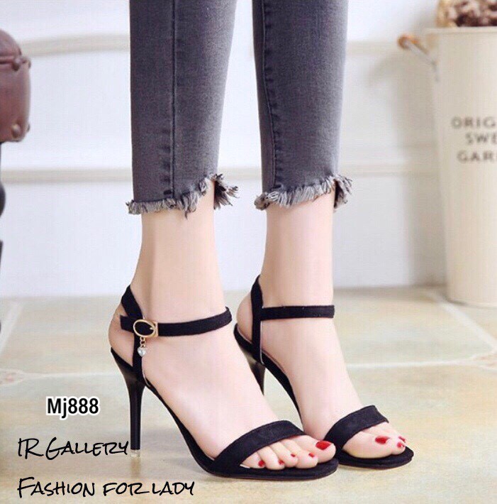 รองเท้าส้นเข็มหนังกลับแต่งอะไหล่เพชร (สีชมพู)