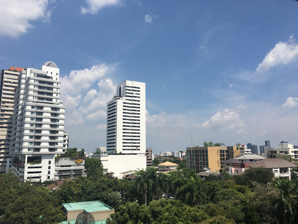 ขายเพนท์เฮ้าส์หรู โอเรียลเต็ล ทาวเวอร์ คอนโดมิเนียม (Oriental Towers Condominium) ซอยเอกมัย 12 (สุขุมวิท 63) ใกล้ดองกิ มอลล์ ทองหล่อ เพียง 300 เมตร
