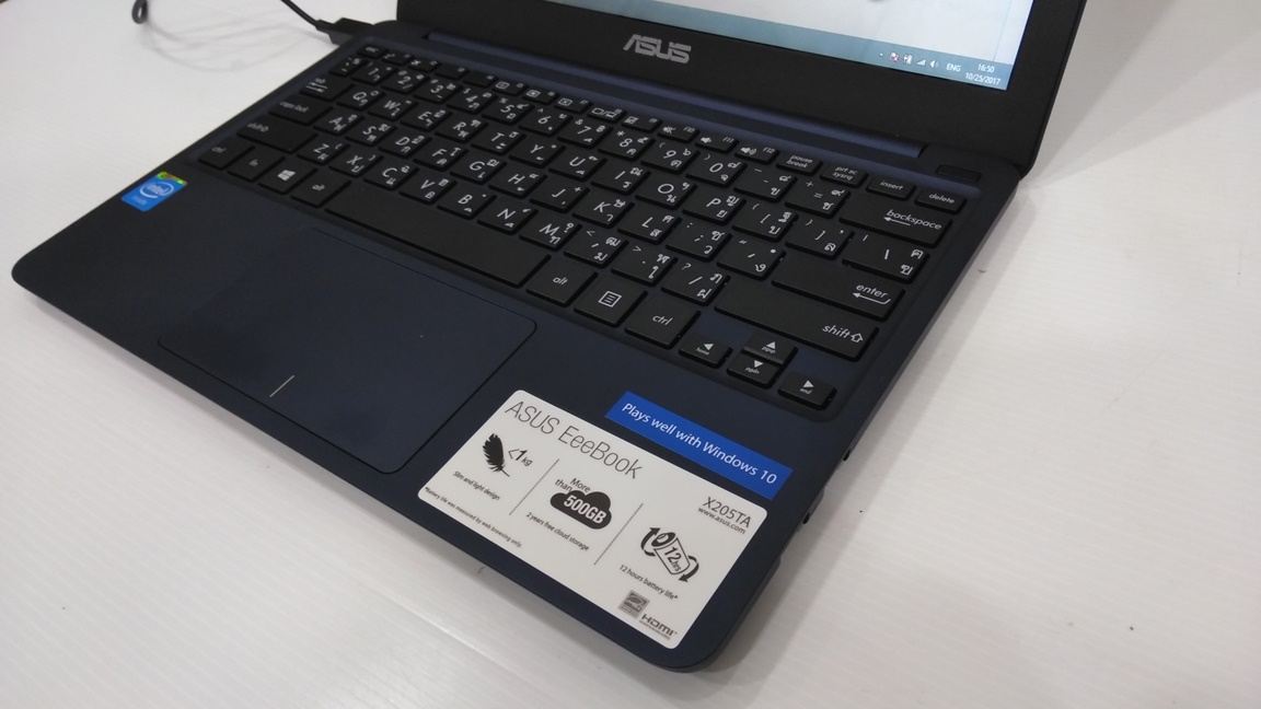 ASUS X205TA