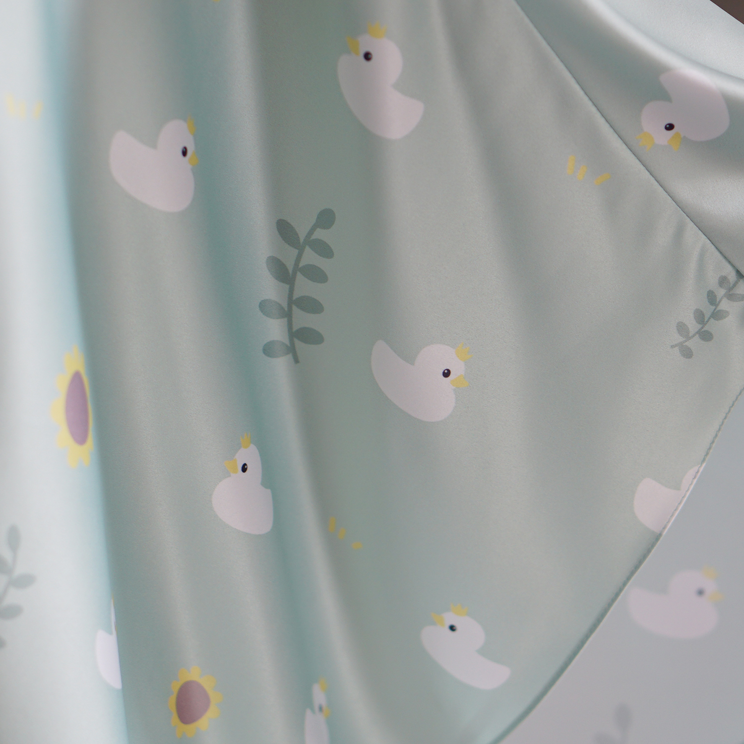 ผ้าคลุมให้นม สั่งทำใส่ชือ ลาย Pattern - Duck - Mint
