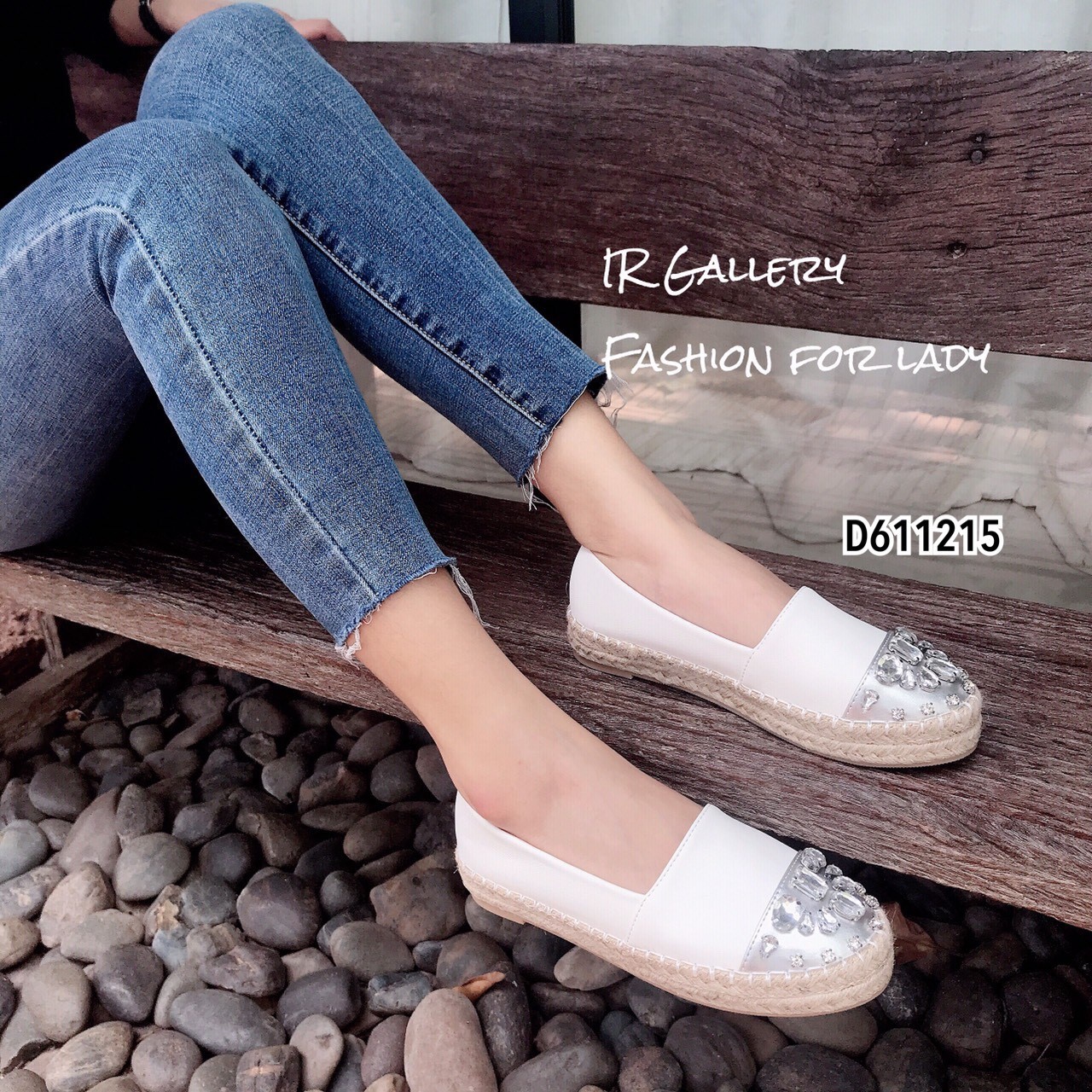 รองเท้าส้นปอ Style LYN (สีดำ)