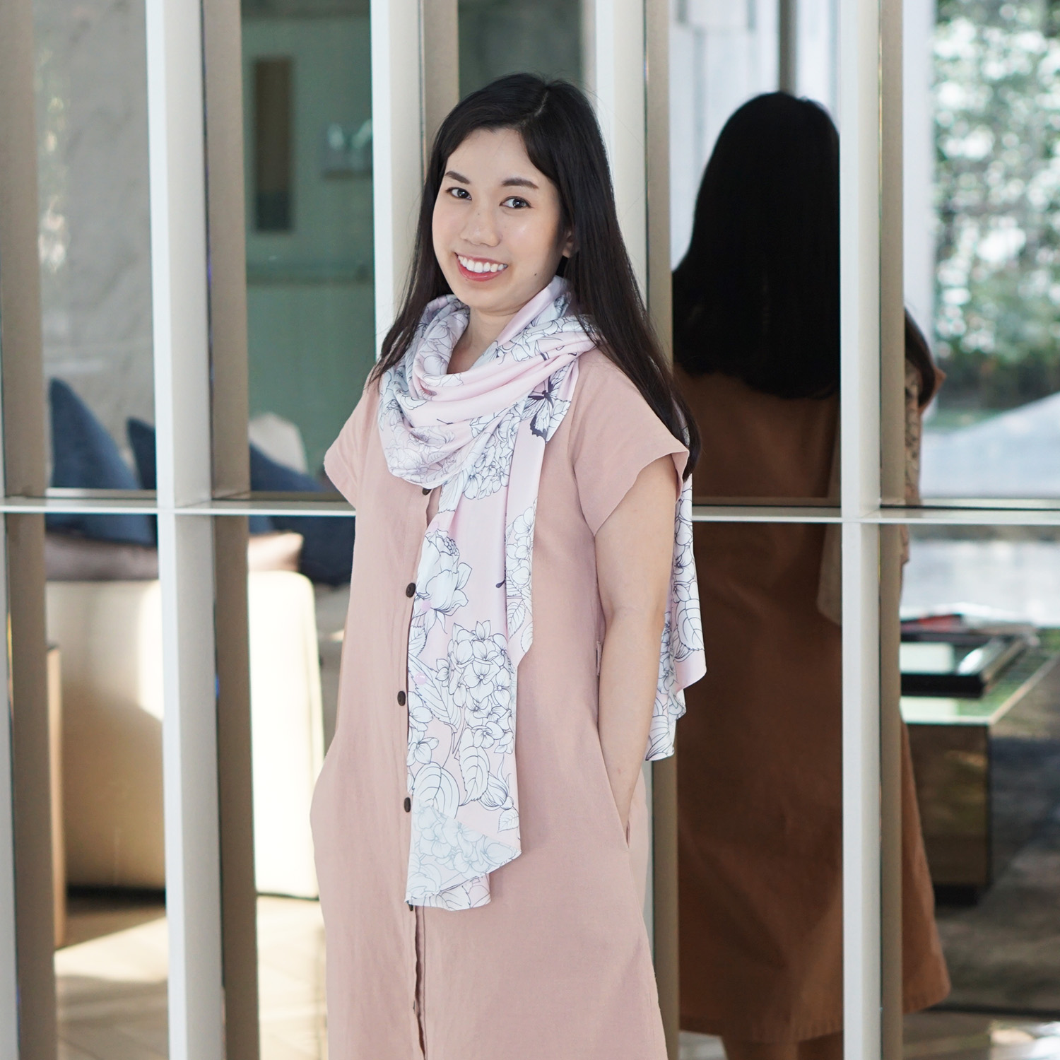 ผ้าคลุมให้นม (รุ่นมีกระดุม ถอดโครงได้) พร้อมส่ง ลาย Butterfly Vintage - Pink