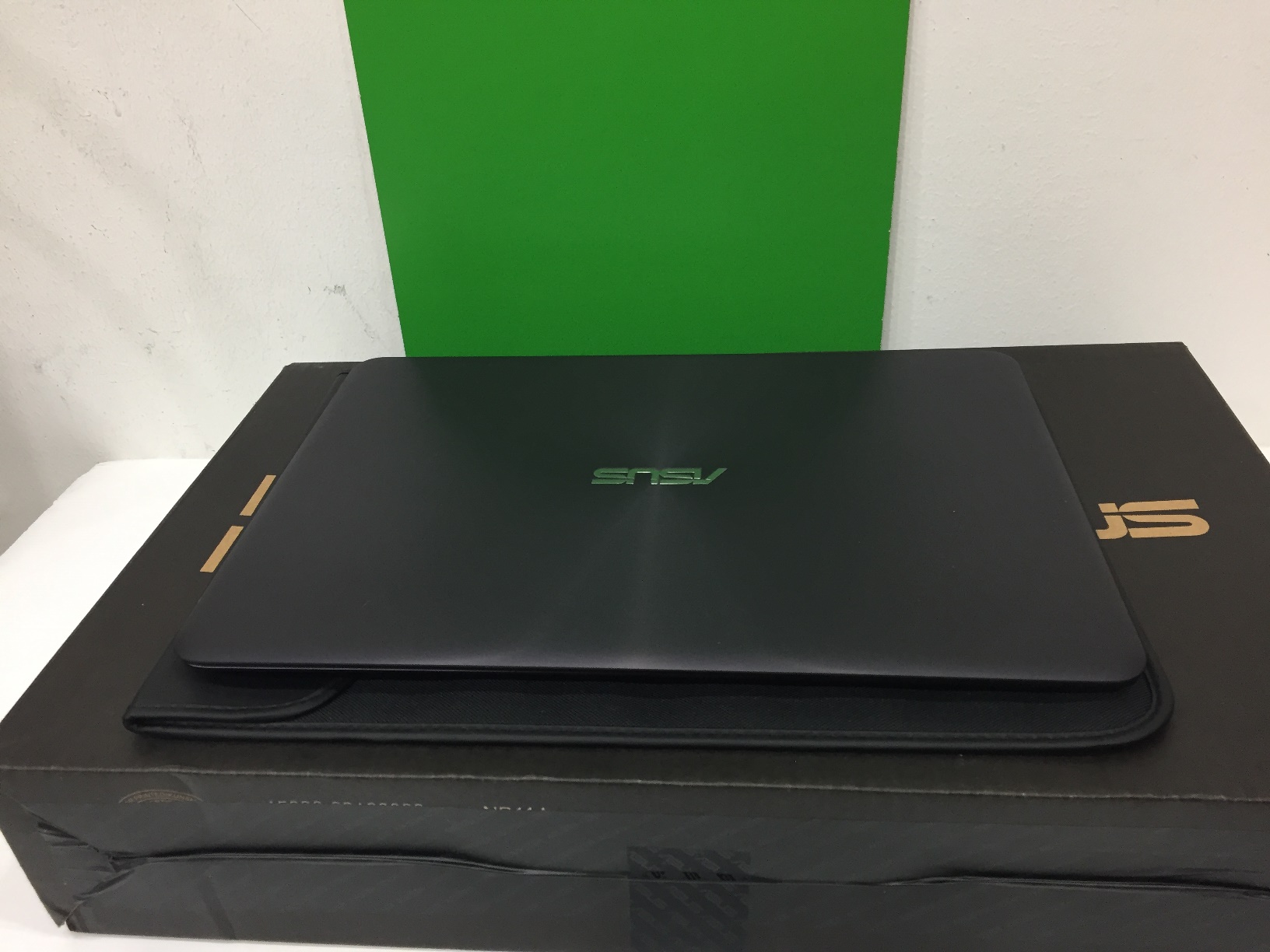 ASUS ZenBook UX305U i5-6200 SSD256